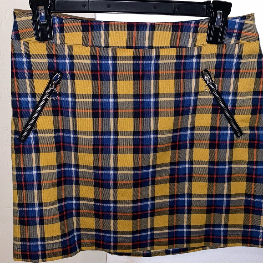 Plaid mini skirt